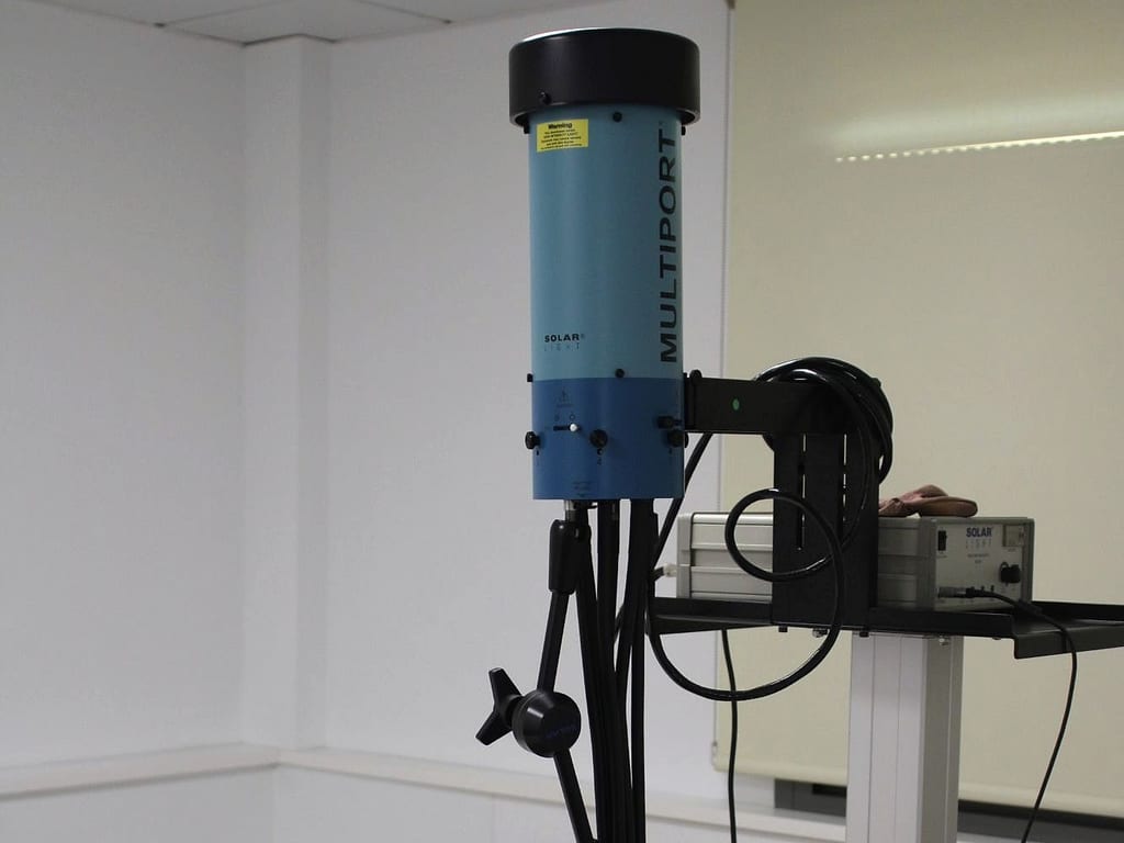 Multiport solar simulator